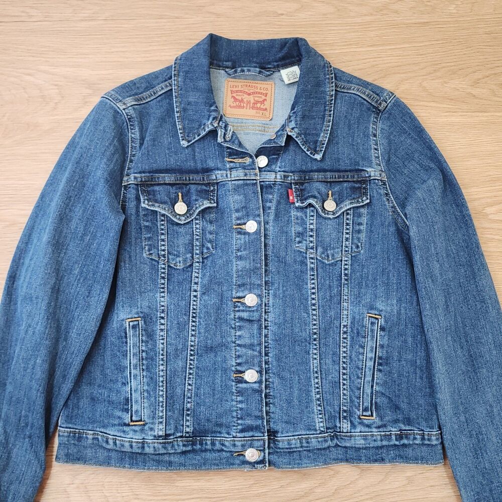 Levis Trucker Jean Jacket Womens XL Classic Blue Denim Button Grunge Hippie